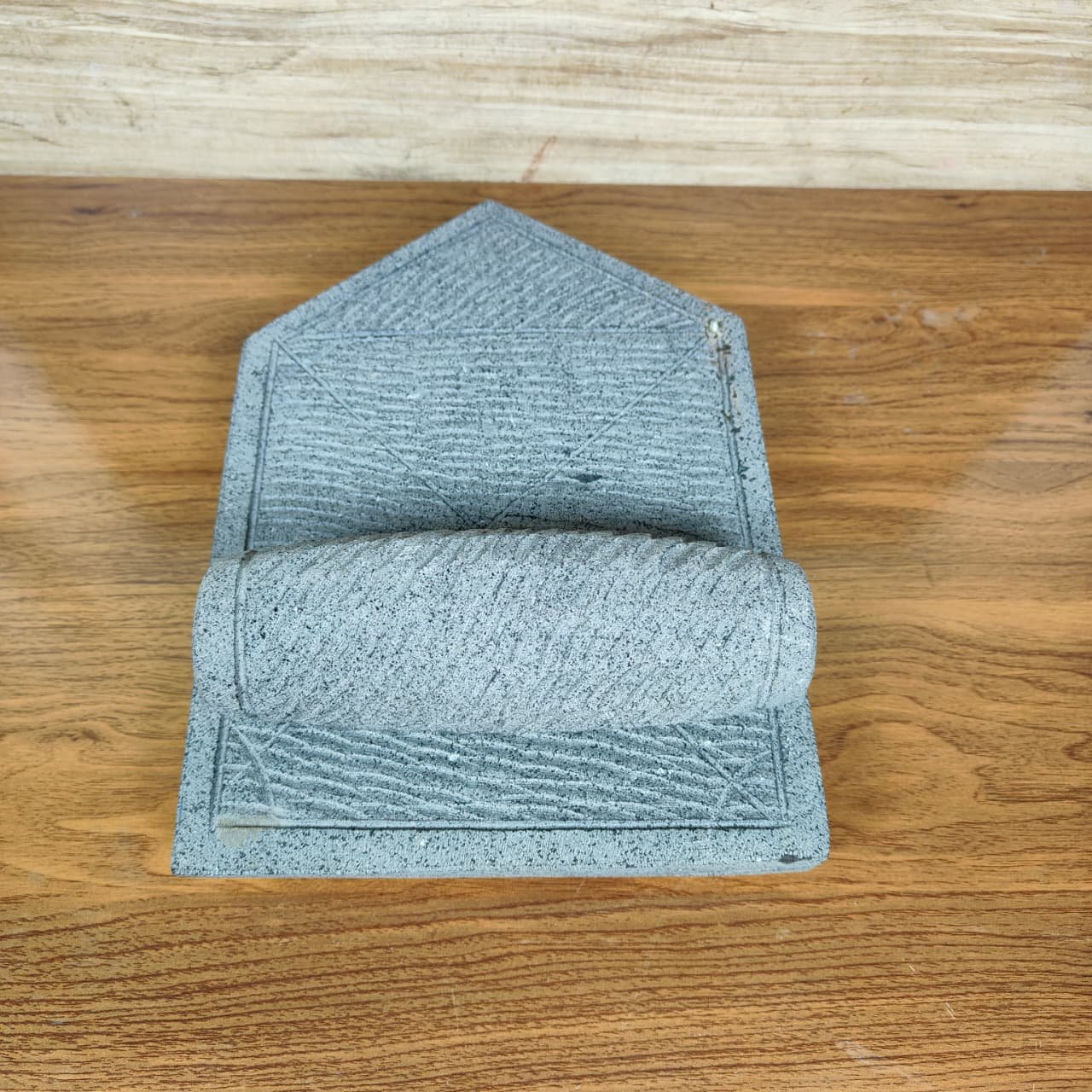 13x9 Inch Traditional Handcrafted Black Basalt Stone Double Layer Pata Varvanta | Sil Batta | Stone Masala Grinder (L13 × W9 × H2.5 in)