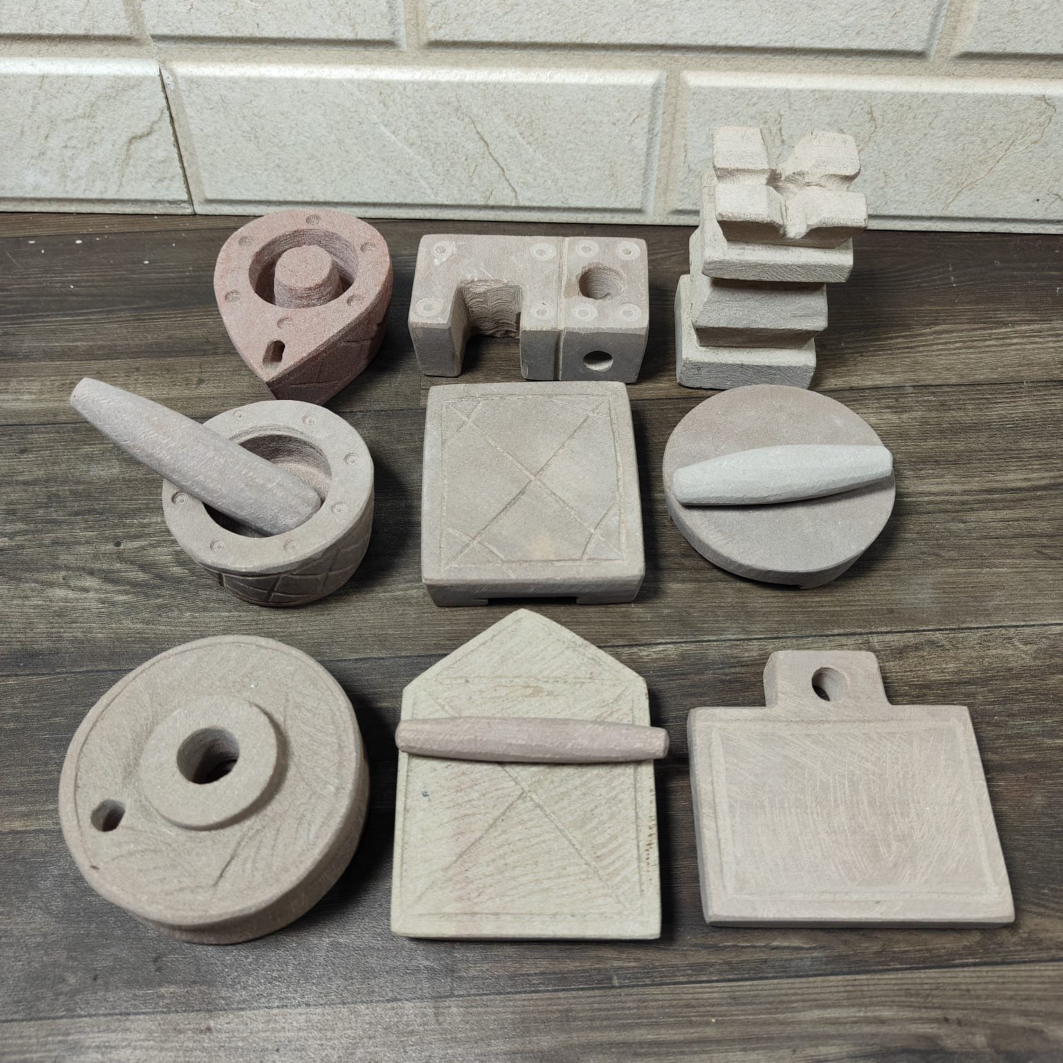 3 inch Rajasthani Kurunda Red Stone Bhatukali Set – 9 Items | Traditional Miniature Kitchen Play Set (L3 × W4 × H1.5 in)