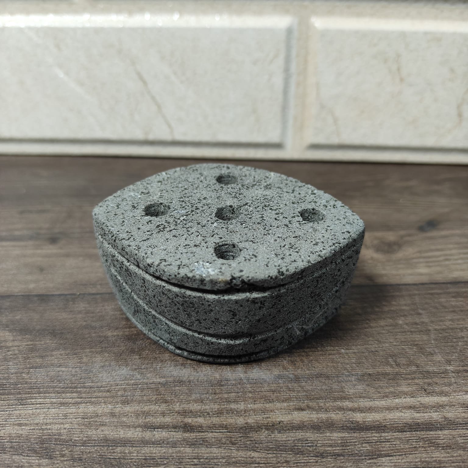 1.5 inH Black Basalt Stone Agarbatti Stand | Handcrafted Natural Stone Incense Holder (L3.5 × W2.5 × H1.5 in)